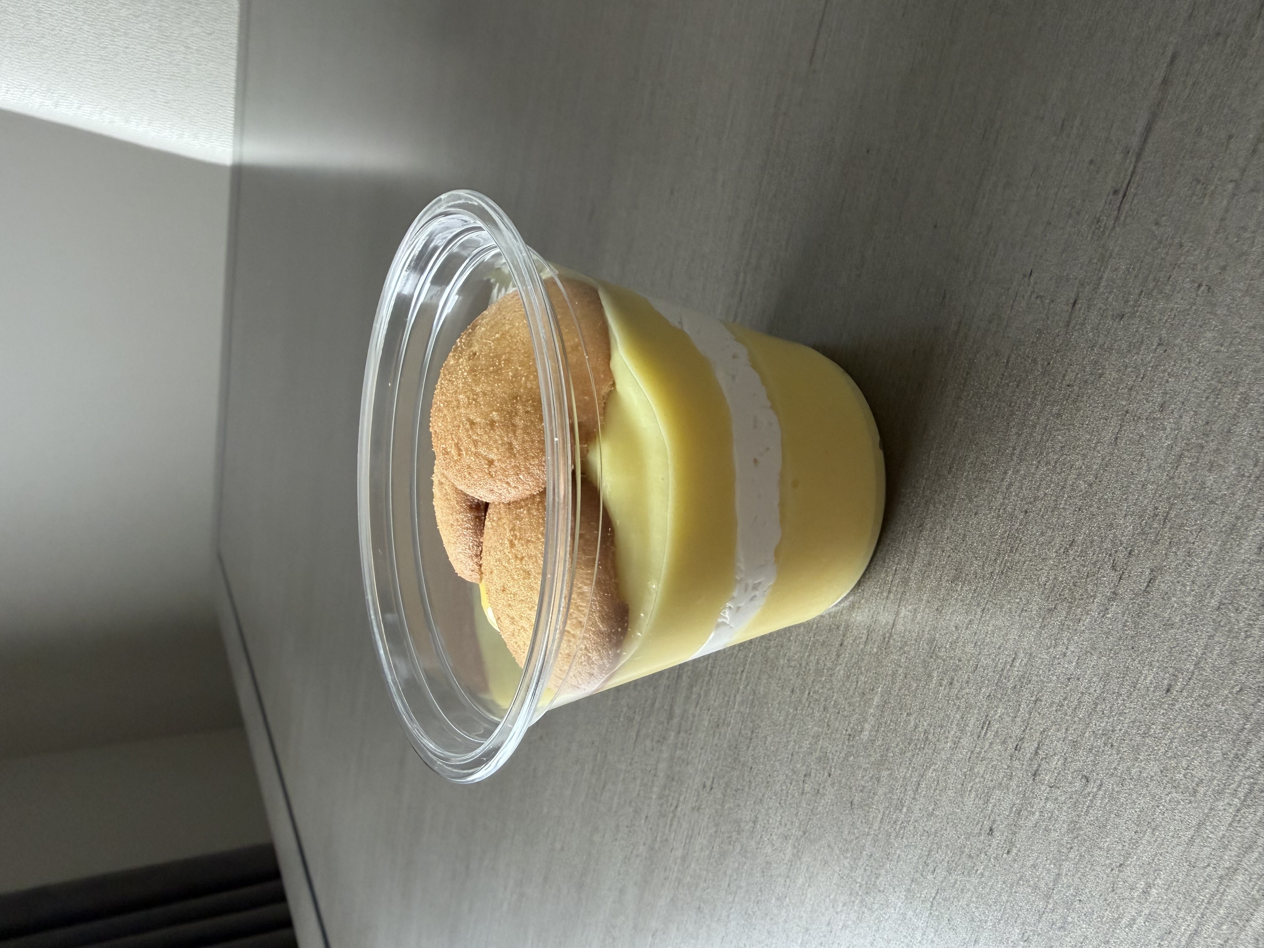 Banana cream protein pudding cup